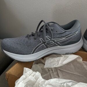 NIB ASICS Gel Kayano 29 Running Shoes